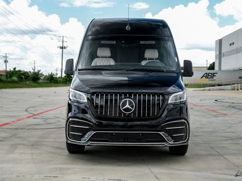 Used 2022 Mercedes-Benz Sprinter 2500 image 24