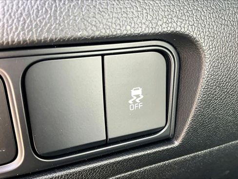 Certified 2026 Kia Sorento LX FWD image 28