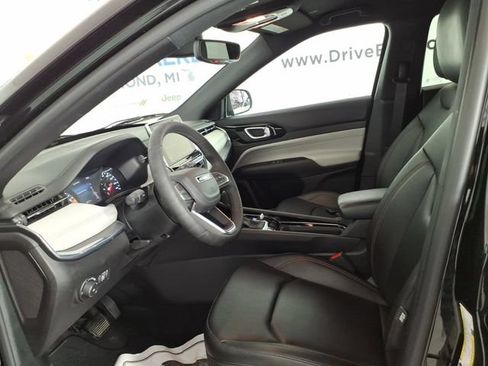 Used 2024 Jeep Compass Limited AWD/4WD image 12