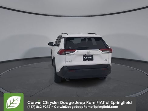 Used 2025 Toyota RAV4 XLE image 12