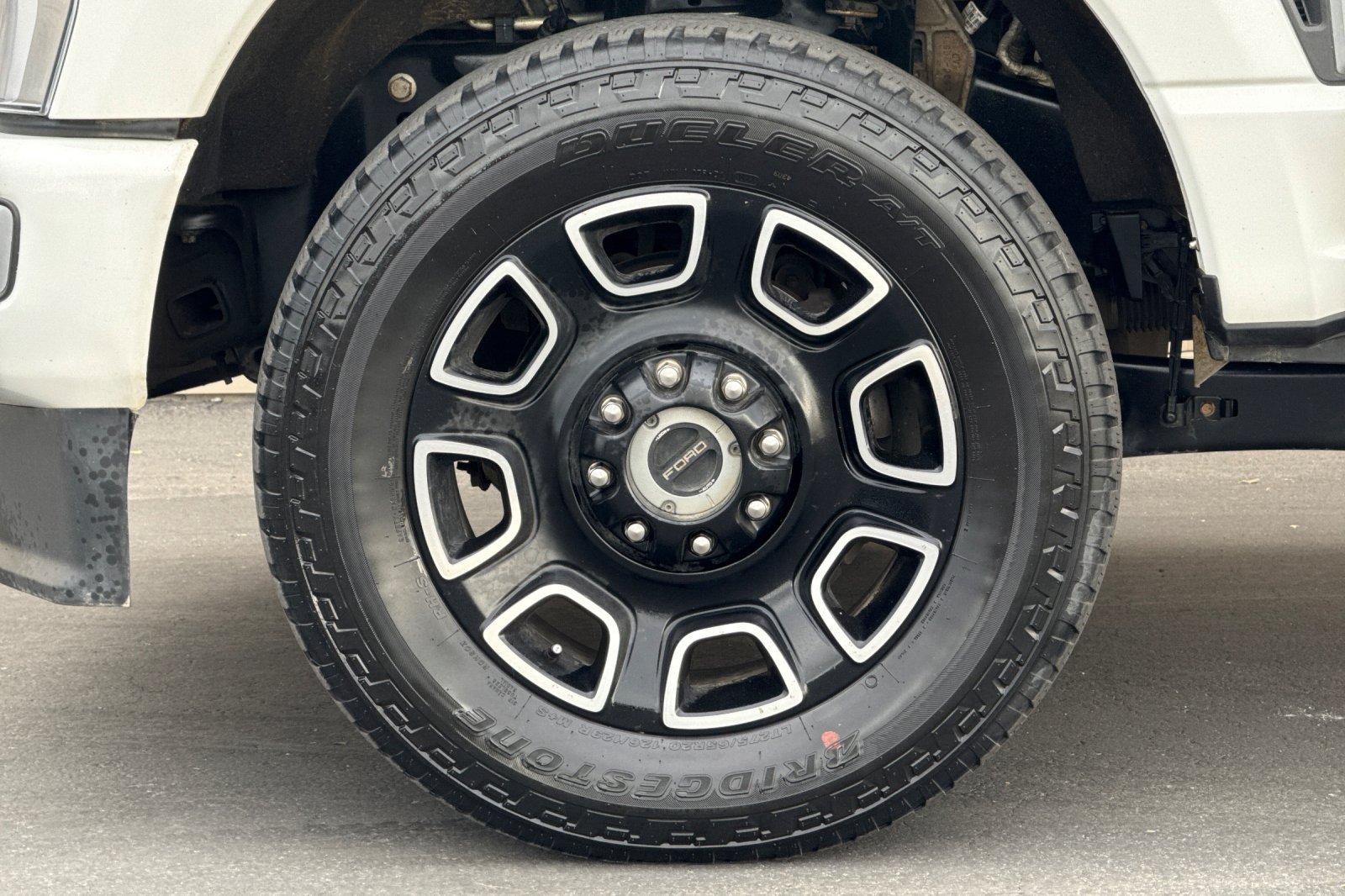 Used 2023 Ford F350 Platinum AWD/4WD image 30