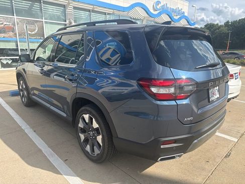 Used 2026 Honda Pilot Touring image 4