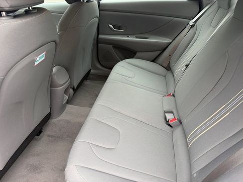 Used 2025 Hyundai Elantra SEL FWD image 13