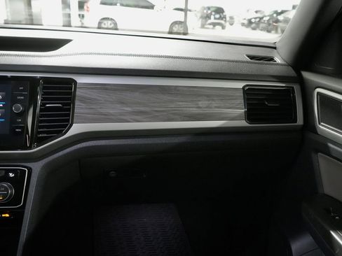 Used 2022 Volkswagen Atlas Cross Sport SE w/ Panoramic Sunroof Package image 24