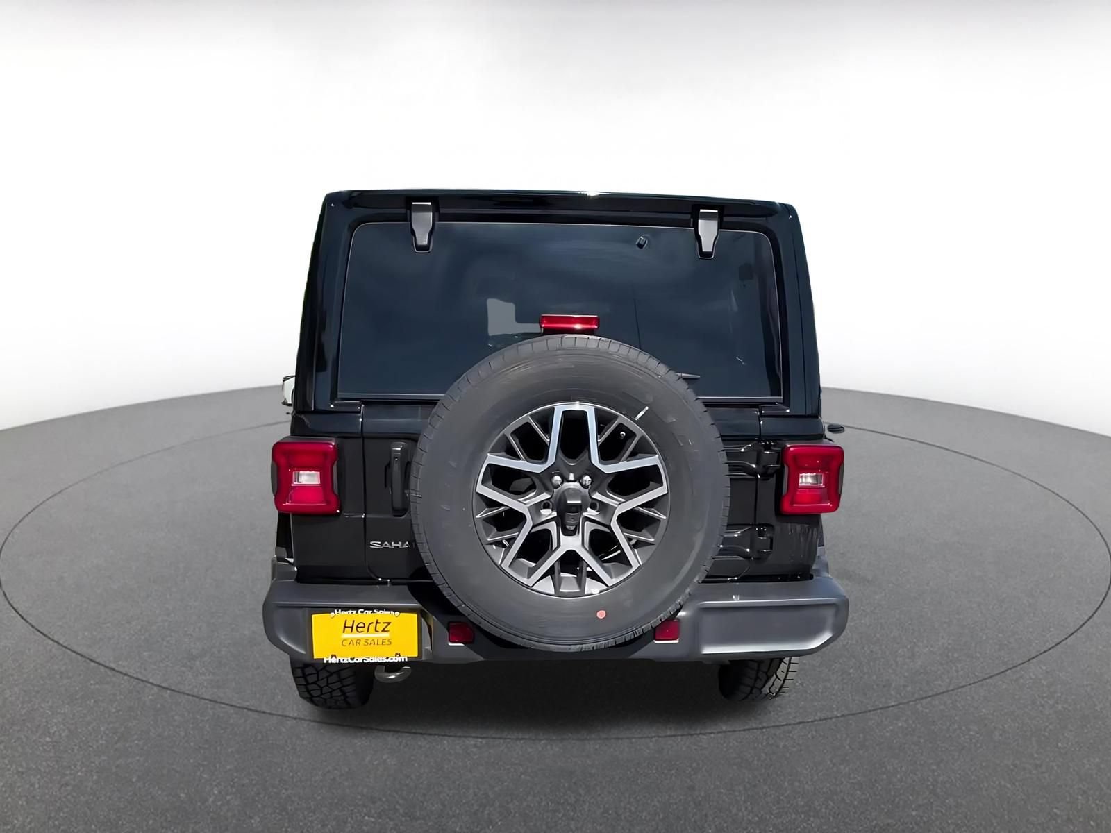 Used 2025 Jeep Wrangler Unlimited Sahara AWD/4WD image 10