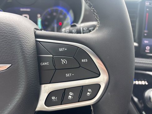 New 2026 Chrysler Pacifica Select image 13