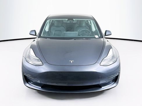 Used 2023 Tesla Model 3 Standard Range image 2