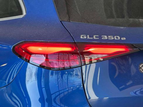 Used 2025 Mercedes-Benz GLC 350e 4MATIC image 8