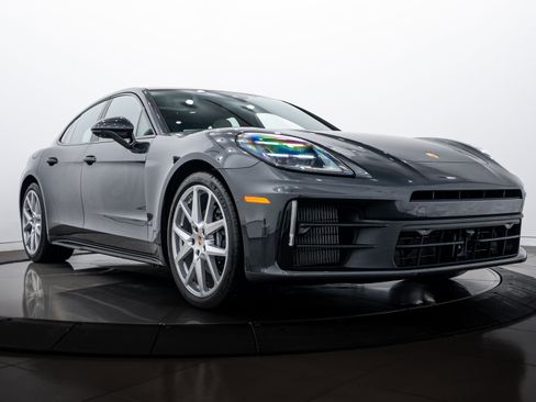 New 2026 Porsche Panamera 4 image 9