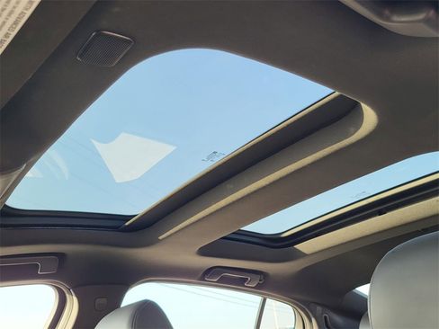 Used 2025 Cadillac CT5 Premium Luxury image 17