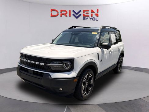 Used 2025 Ford Bronco Sport Outer Banks w/ Outer Banks Tech Package+ AWD/4WD image 7