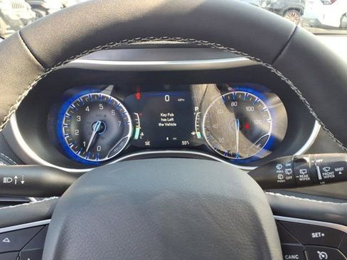 New 2026 Chrysler Pacifica Select image 12