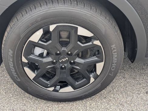 Used 2025 Kia Sorento S FWD image 10