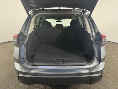 Used 2026 Nissan Rogue SV FWD image 7