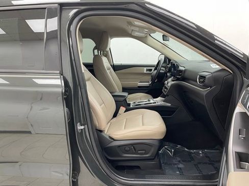 Used 2022 Ford Explorer XLT w/ Equipment Group 202A image 14