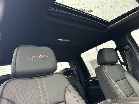 Used 2024 Chevrolet Silverado 2500 High Country w/ High Country Premium Package image 16