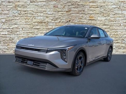 New 2026 Kia K4 FWD image 4