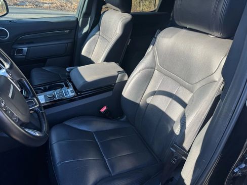 Used 2017 Land Rover Discovery HSE image 17