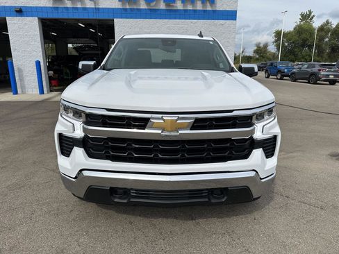 Used 2024 Chevrolet Silverado 1500 LT image 11