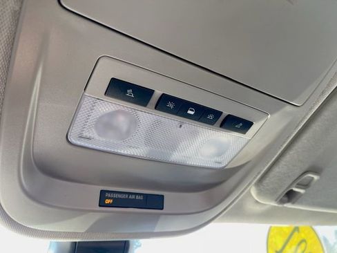 Used 2021 Chevrolet Colorado Z71 w/ Z71 Midnight Edition image 34