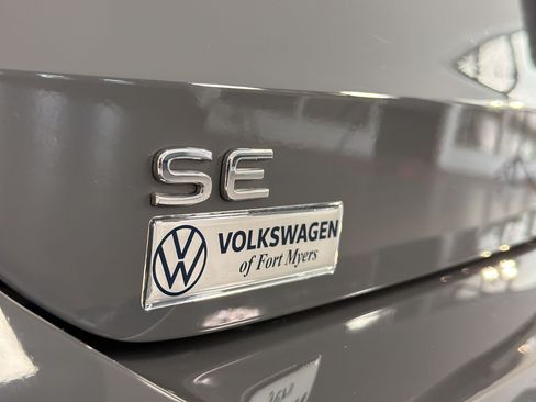 Certified 2024 Volkswagen Taos SE w/ Panoramic Sunroof Package FWD image 35