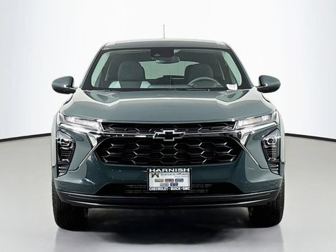 New 2026 Chevrolet Trax LS w/ LS Convenience Package FWD image 2