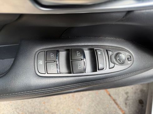 Used 2012 INFINITI M35 w/ Premium Pkg RWD image 11
