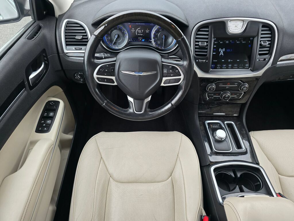 Used 2018 Chrysler 300 Limited AWD/4WD image 2