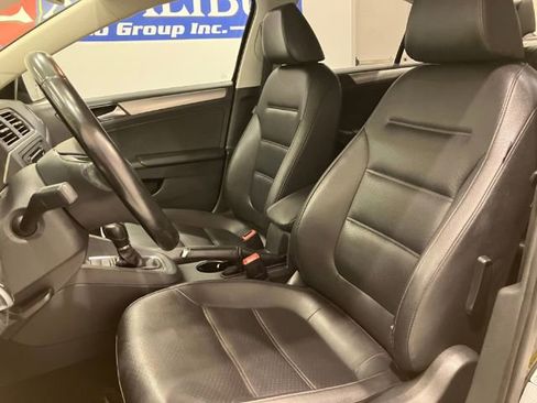Used 2015 Volkswagen Jetta SE image 19