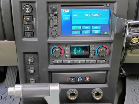 Used 2005 HUMMER H2 w/ Preferred Equipment Group AWD/4WD image 41