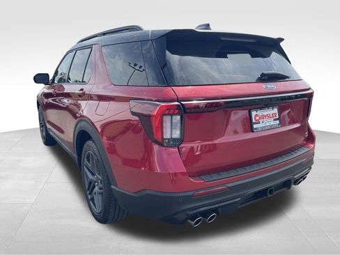 Used 2025 Ford Explorer ST image 18