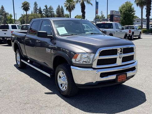 Used 2018 RAM 2500 Tradesman w/ Chrome Appearance Group AWD/4WD image 30
