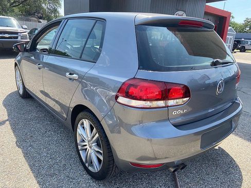Used 2011 Volkswagen Golf 4-Door FWD image 3
