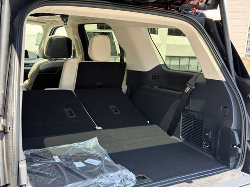 New 2027 Lincoln Navigator Reserve AWD/4WD image 8