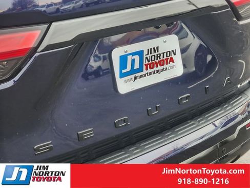 Used 2025 Toyota Sequoia Platinum image 12