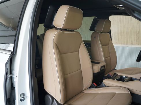 Used 2024 Chevrolet Tahoe Premier AWD/4WD image 27