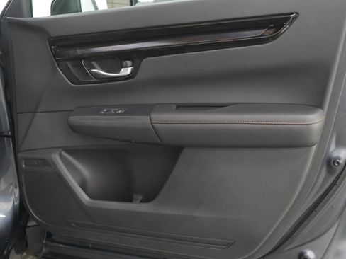 Used 2025 Honda CR-V Sport Touring image 9