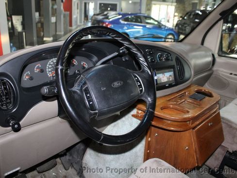 Used 2000 Ford E-150 and Econoline 150 E-150 Recreational image 12