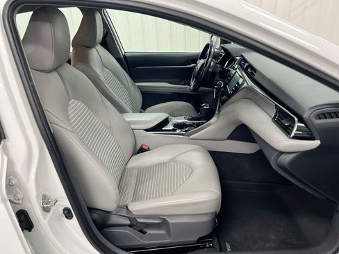 Used 2020 Toyota Camry SE image 21