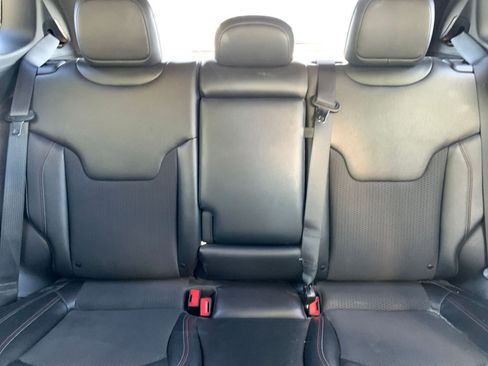 Used 2025 Jeep Compass Trailhawk image 37