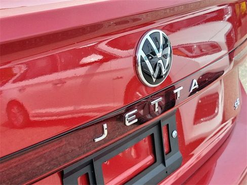 New 2025 Volkswagen Jetta SE image 6