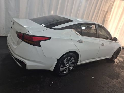 Used 2023 Nissan Altima 2.5 S FWD image 3