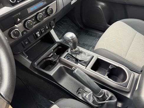 Used 2023 Toyota Tacoma TRD Off-Road image 13