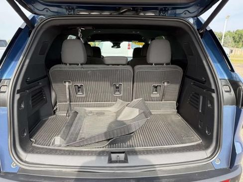 Used 2024 Chevrolet Traverse LT AWD/4WD image 9