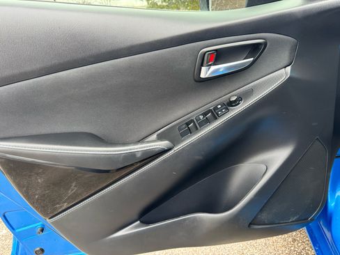 Used 2018 Toyota Yaris iA image 19