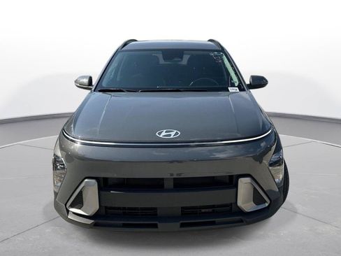 Used 2025 Hyundai Kona SEL FWD image 3