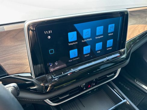 Used 2026 Volkswagen Atlas SE FWD image 13