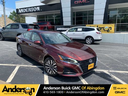 Used 2024 Nissan Altima 2.5 SV w/ SV Premium Package AWD/4WD image 1
