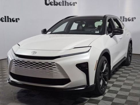 New 2026 Toyota Crown Signia AWD/4WD image 3