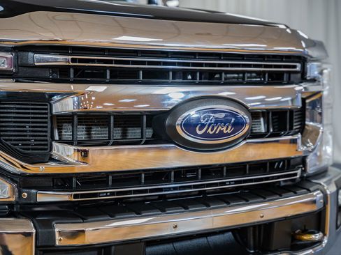 Used 2021 Ford F250 XLT w/ XLT Premium Package image 11